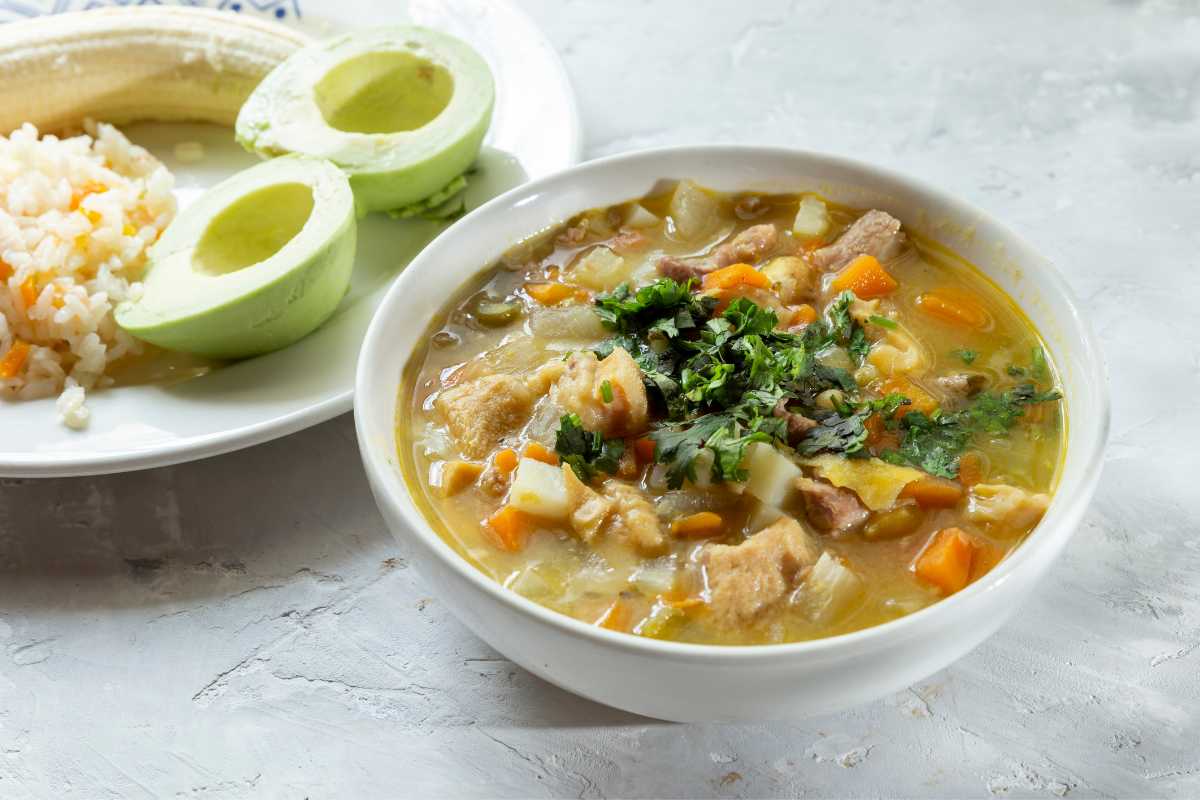 Sopa de mondongo Colombiana | Yumly Food