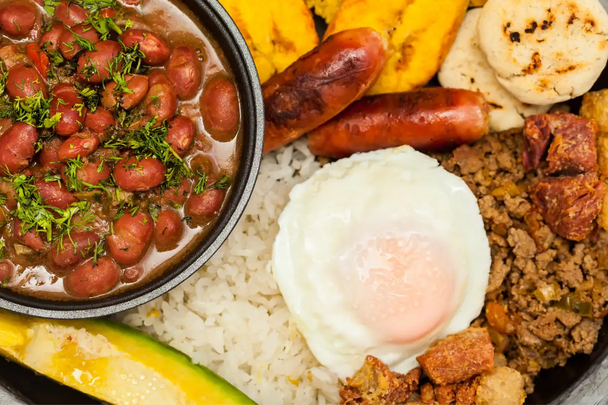 ▷ Bandeja Paisa Colombiana | Yumly Food